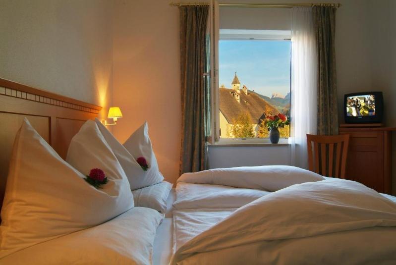 Hotel Oberwirt เฟลด์ทูร์นส์ ภายนอก รูปภาพ